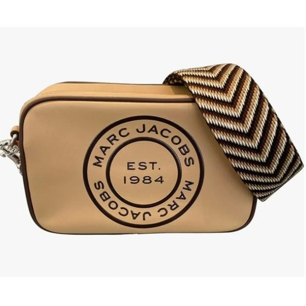 Marc Jacobs Signet FlashCamera Bag Crossbody Iced Coffee Purse Tan Leather